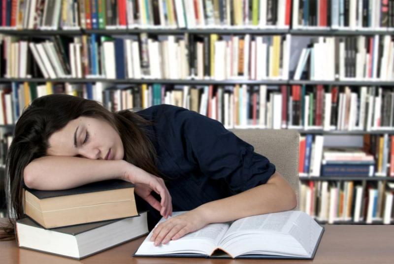 Como enfrentar o sono durante os estudos