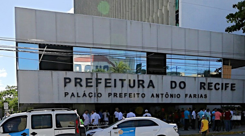 Prefeitura de Recife - PE publica edital com 55 vagas