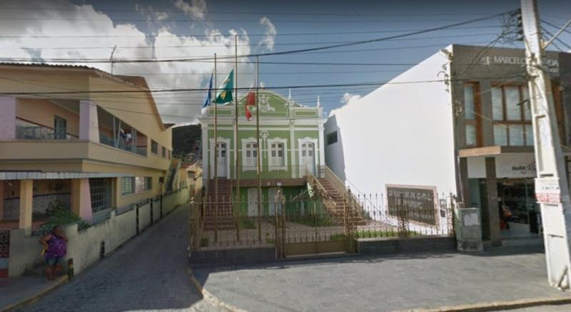 Câmara de Limoeiro escolhe IDHTEC para organizar concurso público