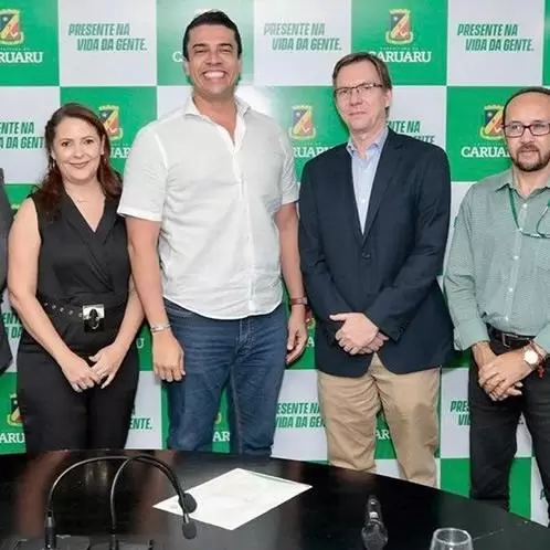 CONCURSO CARUARU: prefeito assina contrato para realização de concurso público